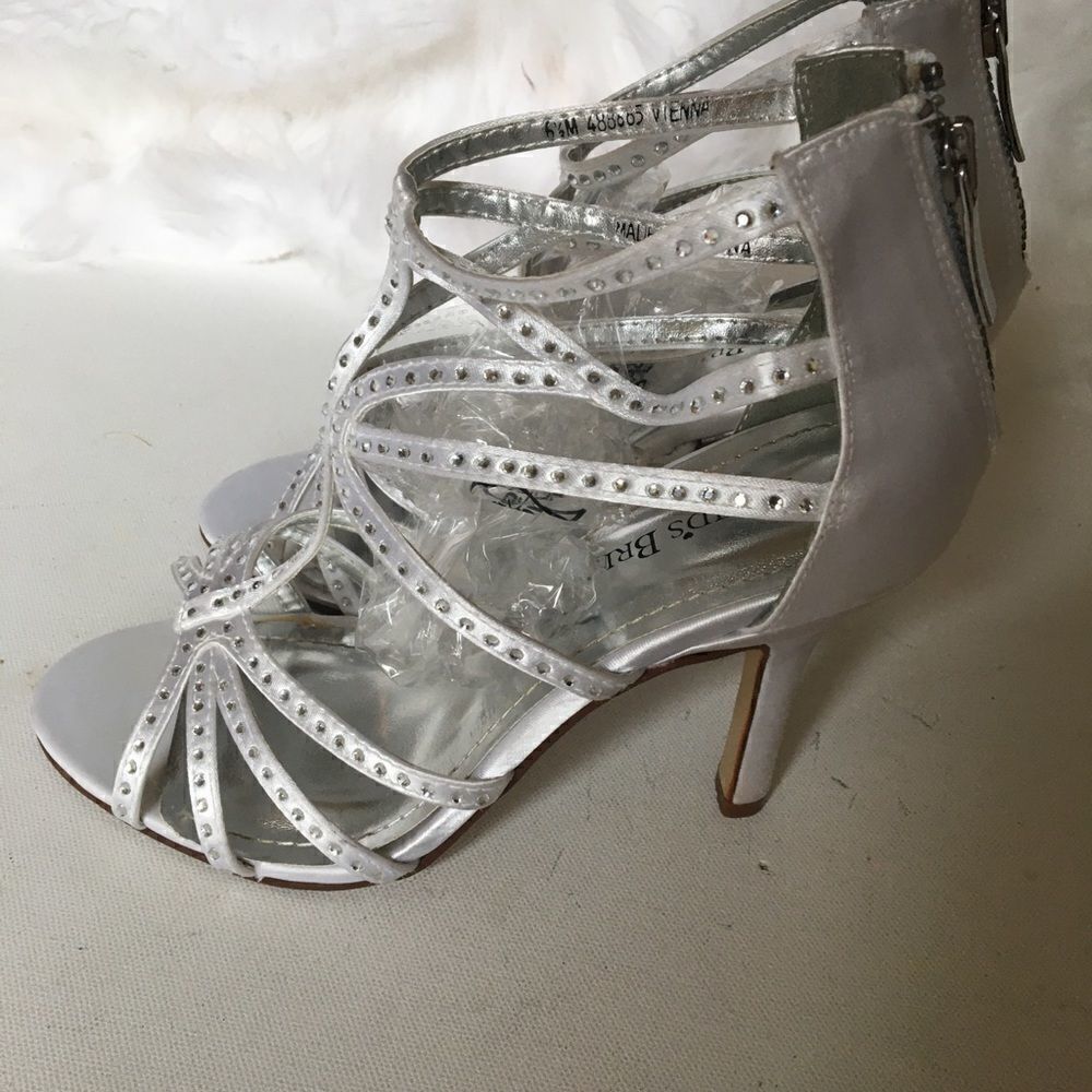 David’s Bridal White satin sandals size 6.5